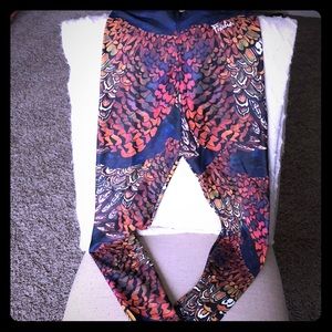 NWOT Fishe “Fly Pheasant” leggings